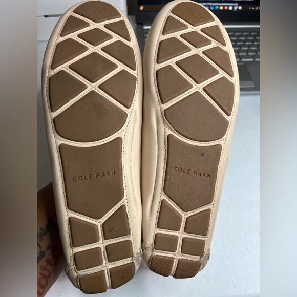 Cole Haan Driver Loafers Evelyn Bow Embossed Leather Shoes Women’s 10 Nude White - Picture 5 of 6